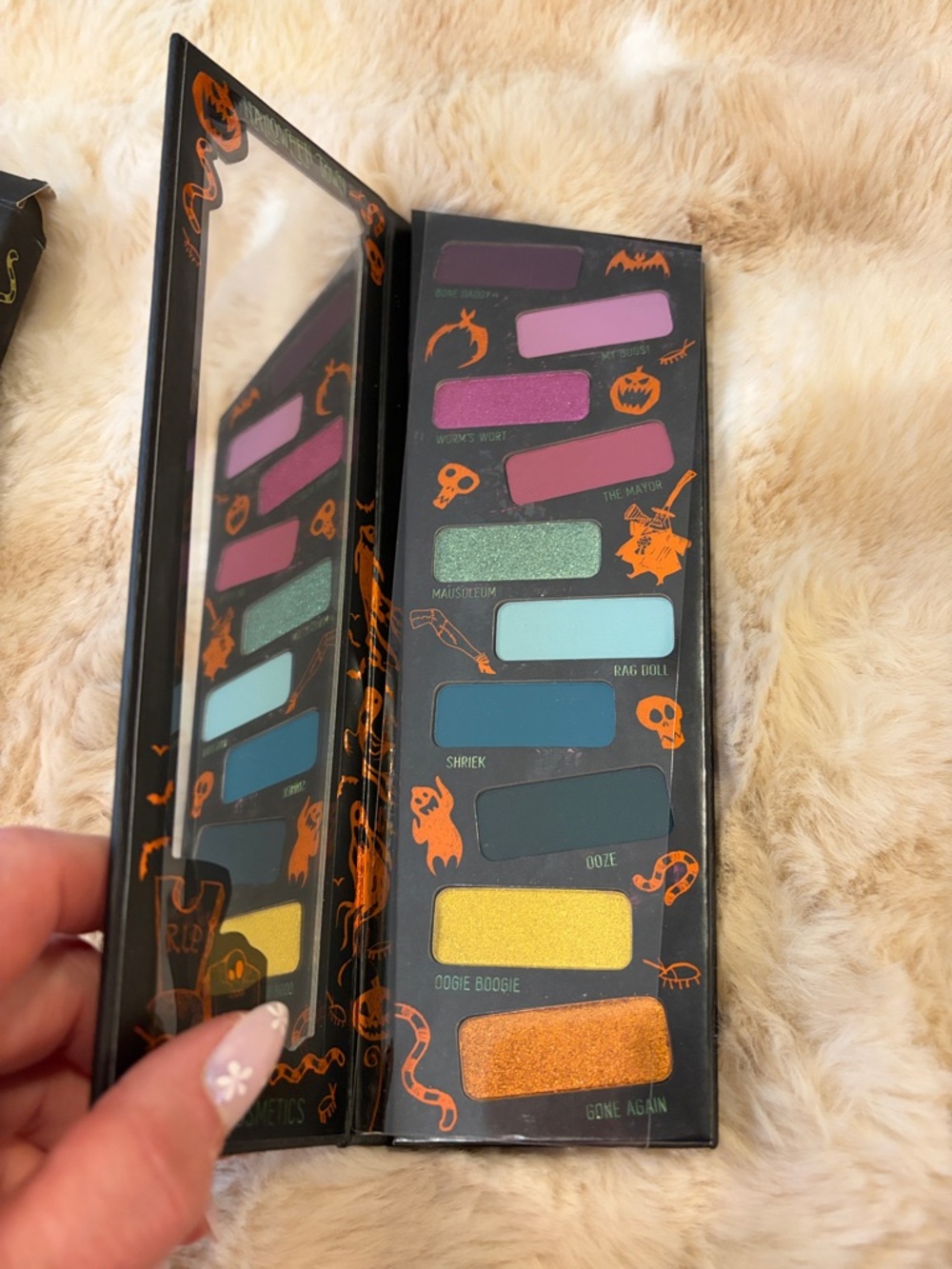 Melt Cosmetics Halloween Town Eyeshadow Palette - Green & Orange Accents NIB - Picture 4 of 5